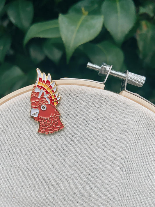 pink cockatoo | enamel magnet